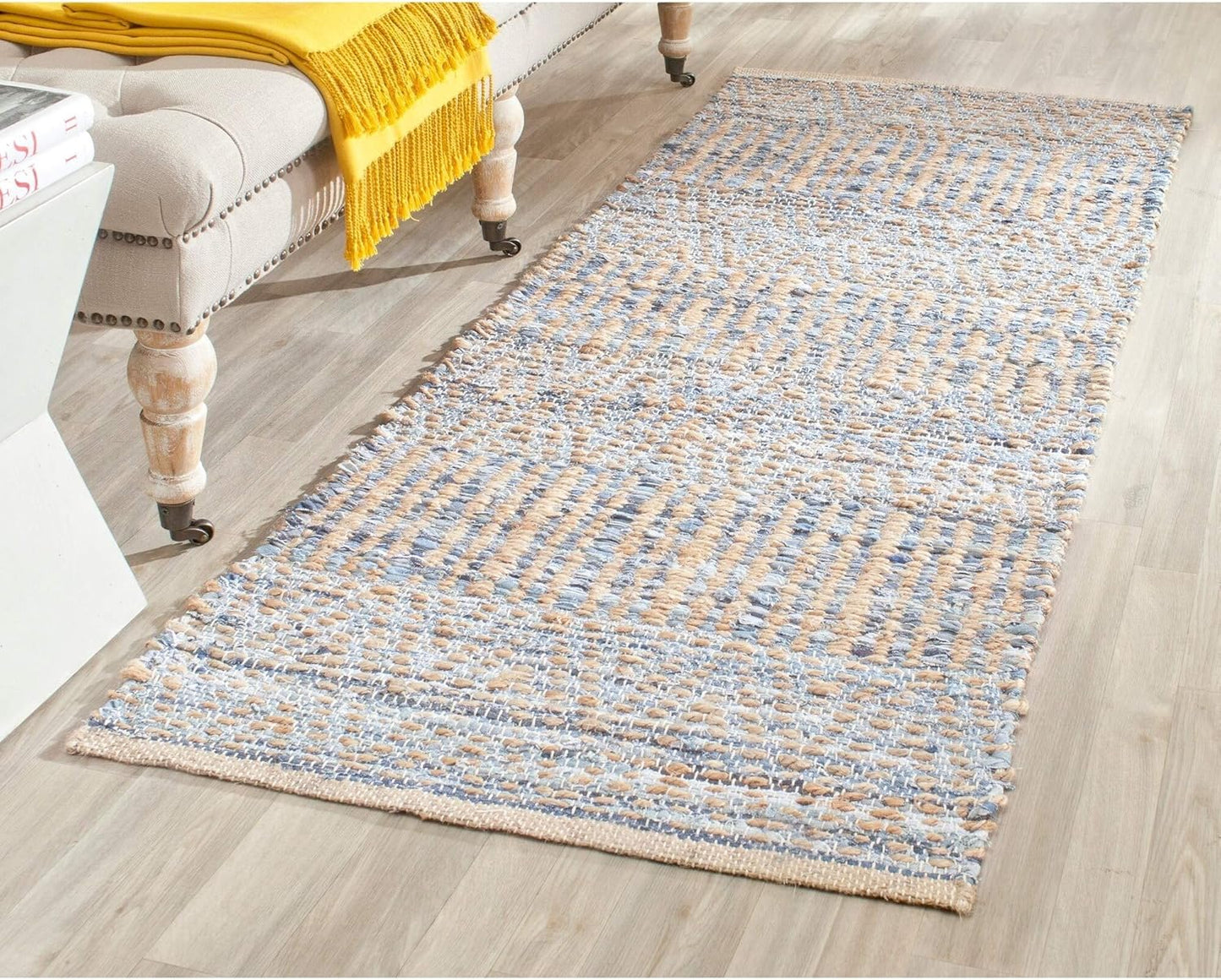 SAFAVIEH Cape Cod Collection Area Rug - 5' x 8', Natural & Blue, Handmade Flat Weave Coastal Braided Jute, Ideal for High Traffic Areas in Living Room, Bedroom (CAP353A)