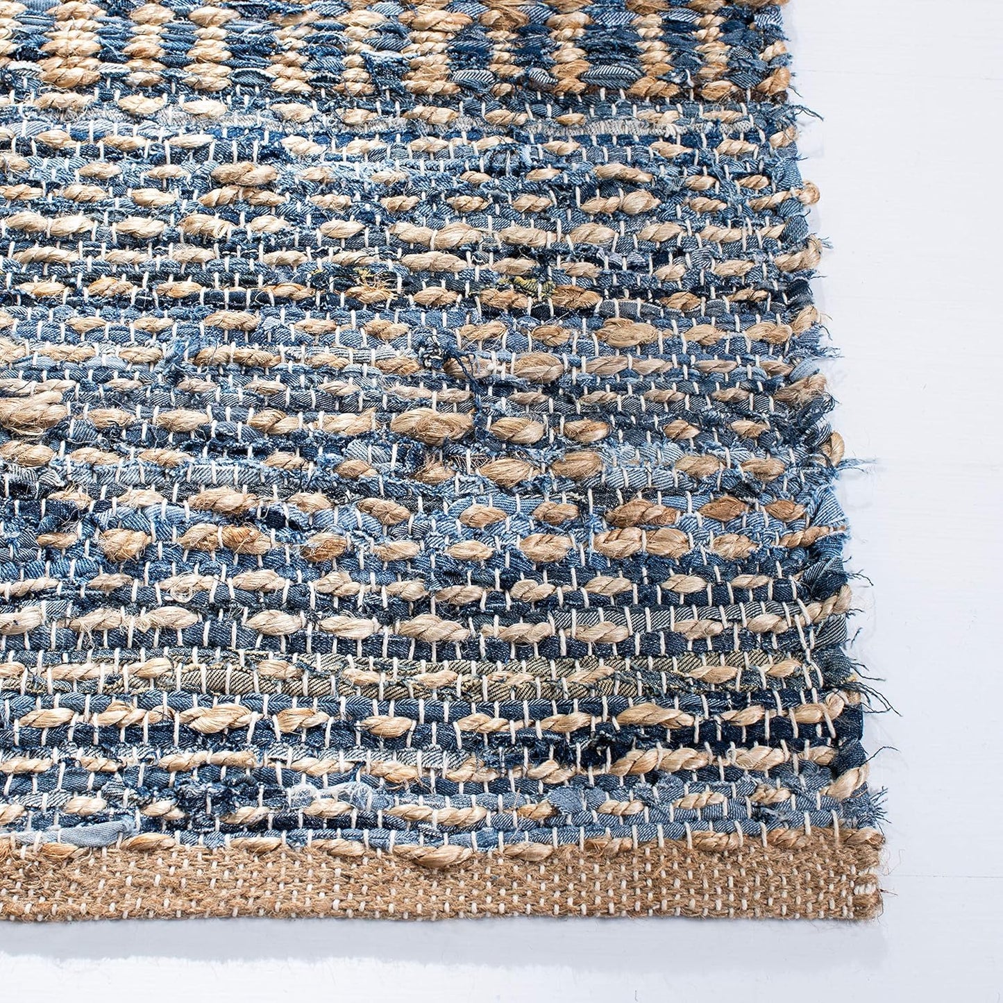 SAFAVIEH Cape Cod Collection Area Rug - 5' x 8', Natural & Blue, Handmade Flat Weave Coastal Braided Jute, Ideal for High Traffic Areas in Living Room, Bedroom (CAP353A)