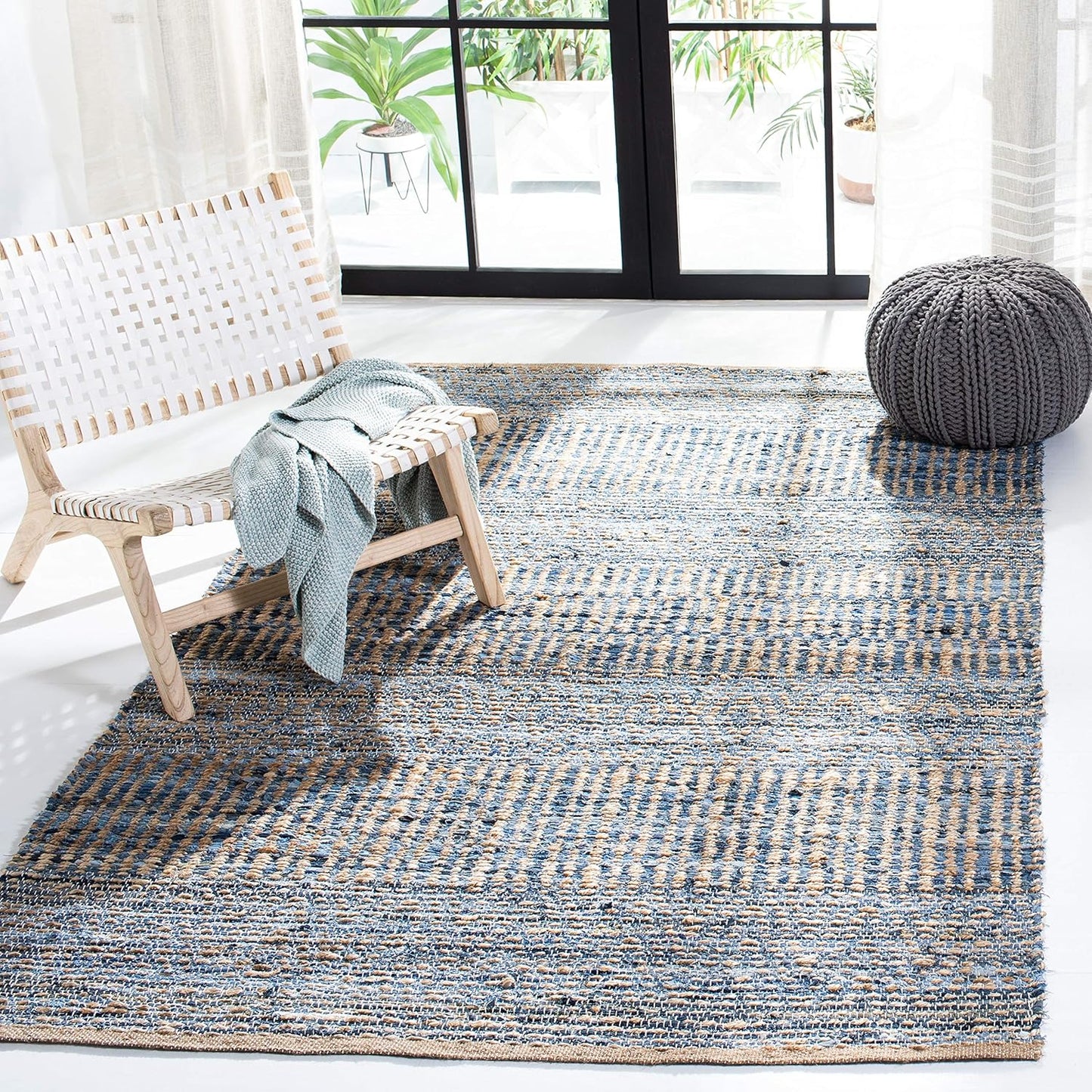 SAFAVIEH Cape Cod Collection Area Rug - 5' x 8', Natural & Blue, Handmade Flat Weave Coastal Braided Jute, Ideal for High Traffic Areas in Living Room, Bedroom (CAP353A)